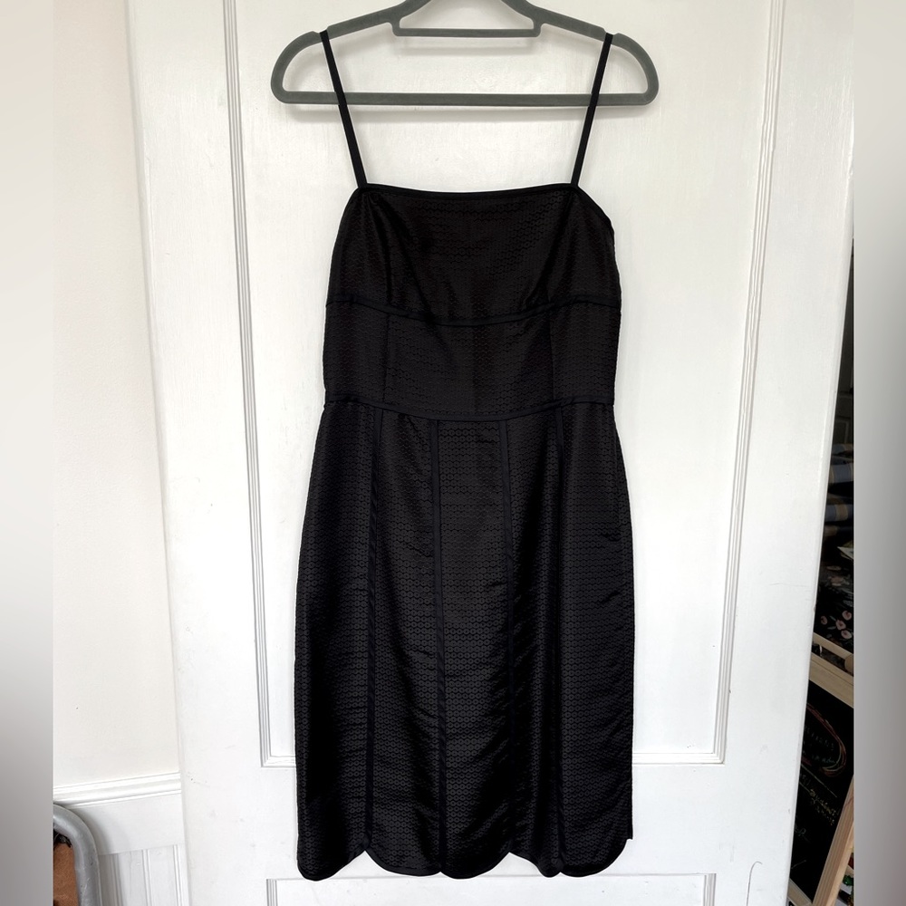 Ann Taylor scalloped hem dress